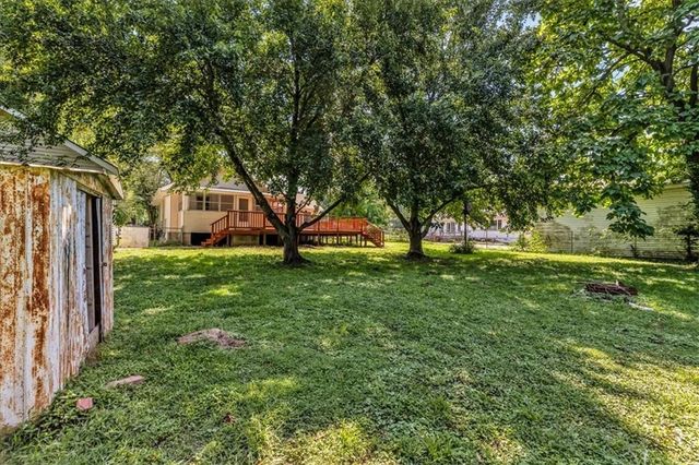 5330 NW Waukomis Drive, Kansas City, MO 64151