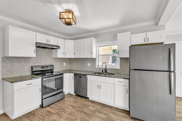 5330 NW Waukomis Drive, Kansas City, MO 64151