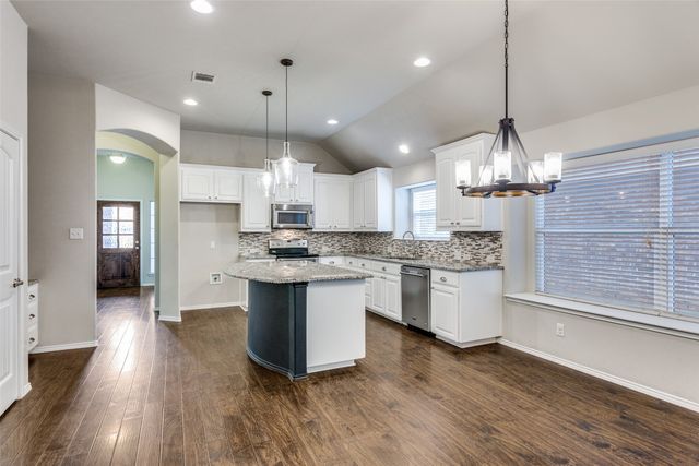 11824 Bellegrove Road, Burleson, TX 76028