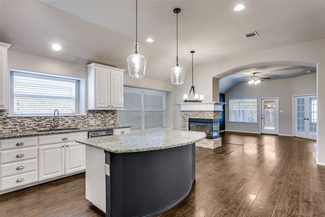 11824 Bellegrove Road, Burleson, TX 76028