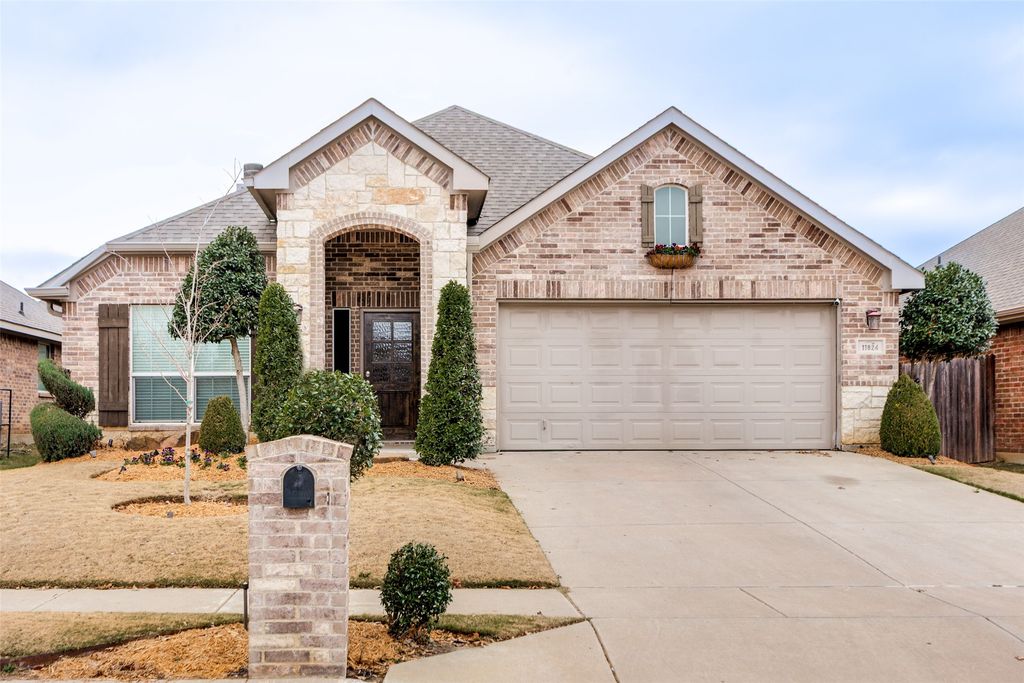 11824 Bellegrove Road, Burleson, TX 76028