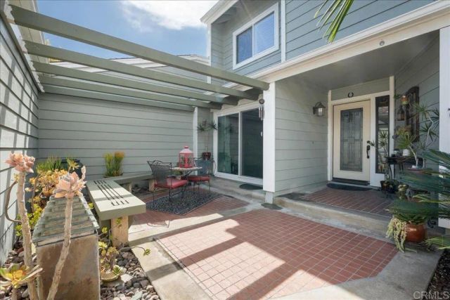 919 Wentworth Circle, Vista, CA 92081