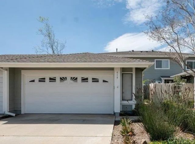 919 Wentworth Circle, Vista, CA 92081