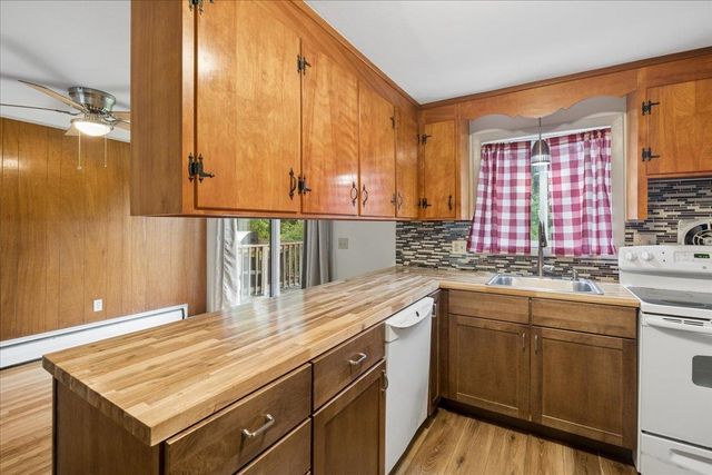 5 Oliver Drive, Hudson, NH 03051