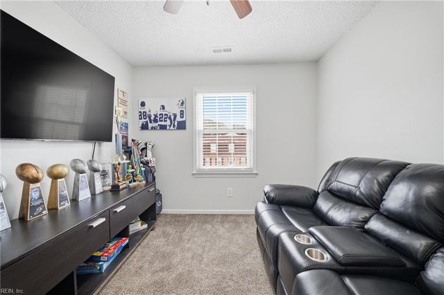 4009 Roebling LN, Virginia Beach, VA 23452