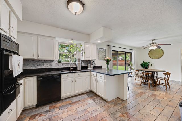 13835 Pyramid Drive, Farmers Branch, TX 75234
