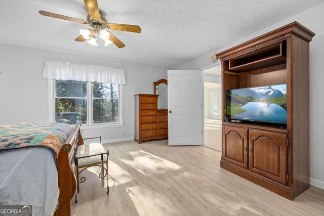 605 Chenocetah Drive, Cornelia, GA 30531