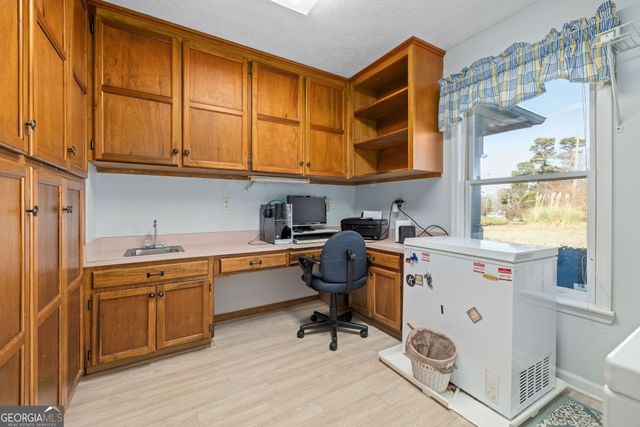 605 Chenocetah Drive, Cornelia, GA 30531