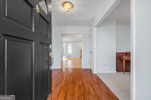 605 Chenocetah Drive, Cornelia, GA 30531