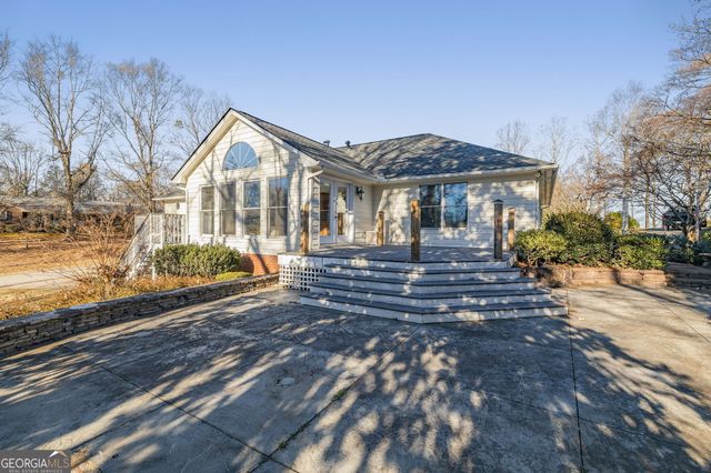 605 Chenocetah Drive, Cornelia, GA 30531