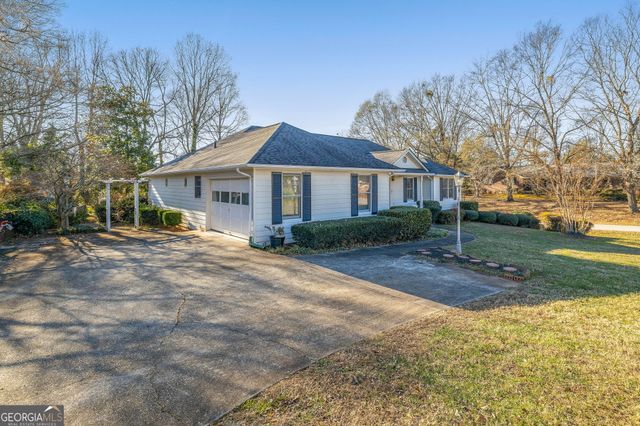 605 Chenocetah Drive, Cornelia, GA 30531
