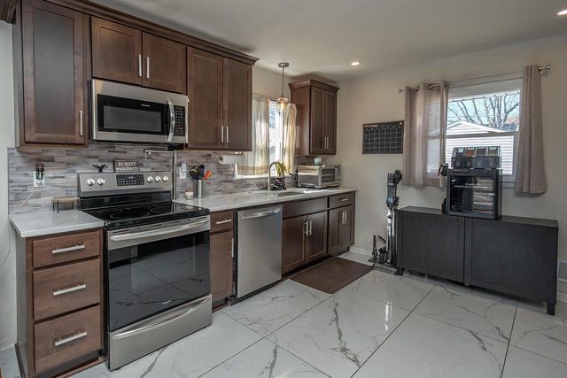 5151 N 83rd STREET, Milwaukee, WI 53218