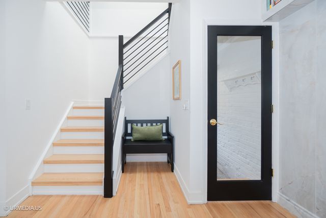 7100 N SIOUX Avenue, Chicago, IL 60646