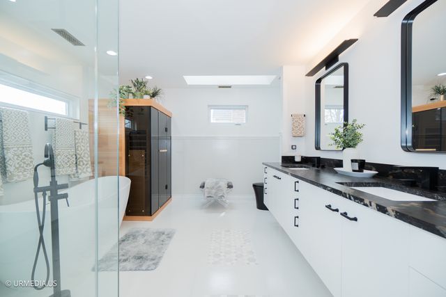 7100 N SIOUX Avenue, Chicago, IL 60646