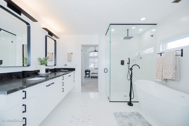 7100 N SIOUX Avenue, Chicago, IL 60646