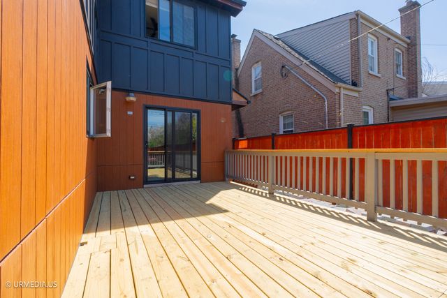 7100 N SIOUX Avenue, Chicago, IL 60646