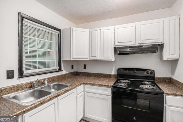 836 Bolton Road, Atlanta, GA 30331