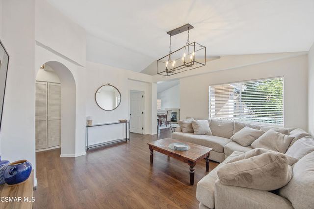 275 Ridgeton Lane B, Simi Valley, CA 93065
