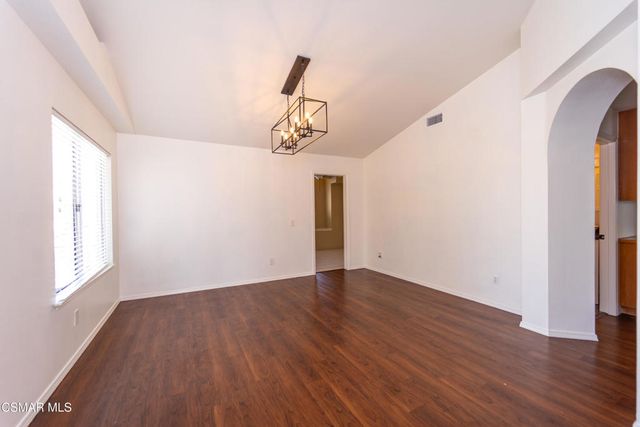 275 Ridgeton Lane B, Simi Valley, CA 93065