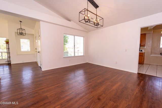 275 Ridgeton Lane B, Simi Valley, CA 93065
