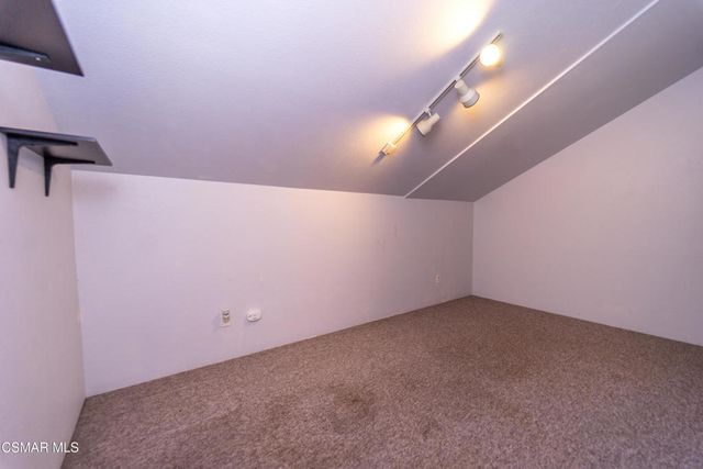 275 Ridgeton Lane B, Simi Valley, CA 93065