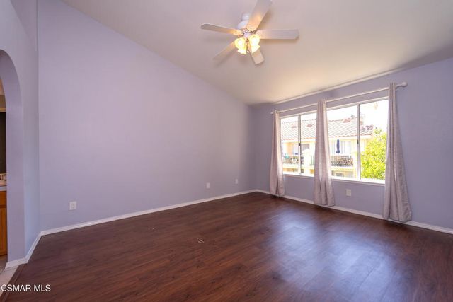 275 Ridgeton Lane B, Simi Valley, CA 93065