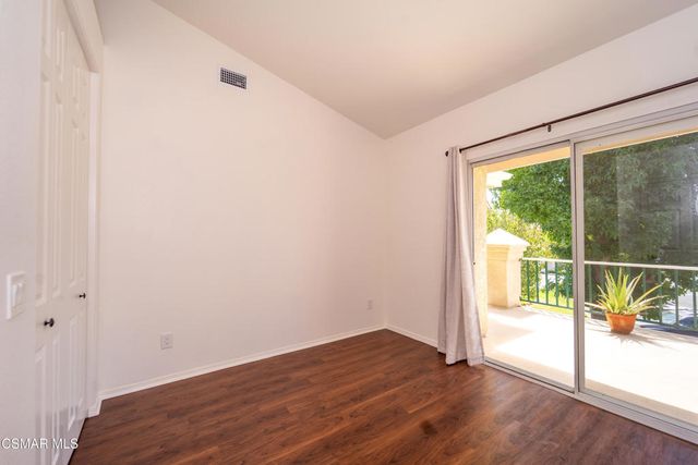 275 Ridgeton Lane B, Simi Valley, CA 93065