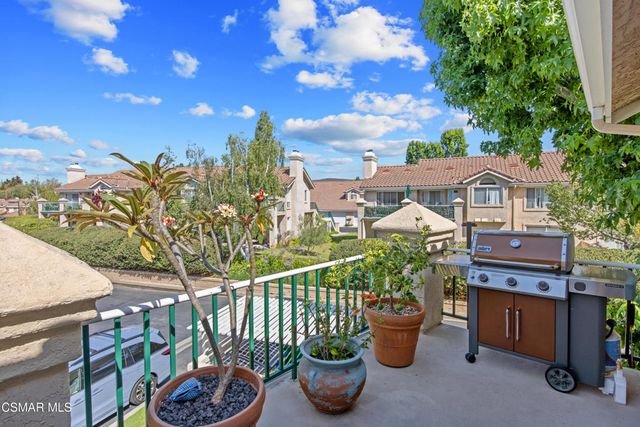 275 Ridgeton Lane B, Simi Valley, CA 93065