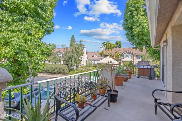275 Ridgeton Lane B, Simi Valley, CA 93065