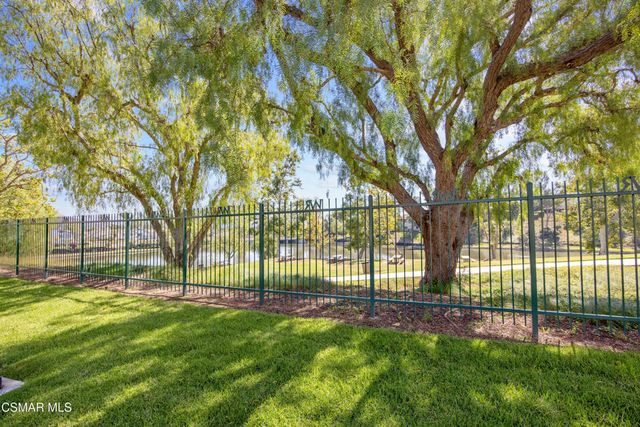 275 Ridgeton Lane B, Simi Valley, CA 93065