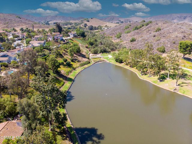 275 Ridgeton Lane B, Simi Valley, CA 93065