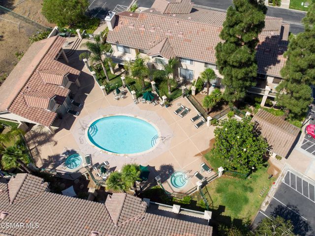 275 Ridgeton Lane B, Simi Valley, CA 93065