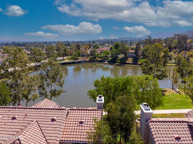 275 Ridgeton Lane B, Simi Valley, CA 93065