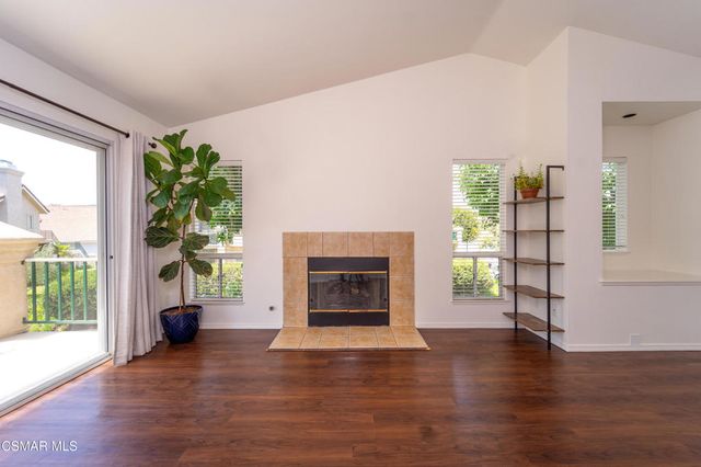275 Ridgeton Lane B, Simi Valley, CA 93065