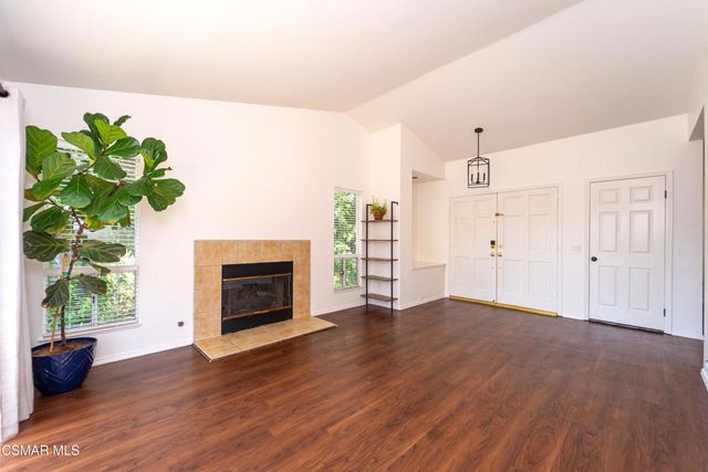 275 Ridgeton Lane B, Simi Valley, CA 93065
