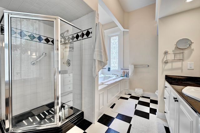 18 W 8th Street, Newport, KY 41071