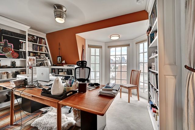 18 W 8th Street, Newport, KY 41071