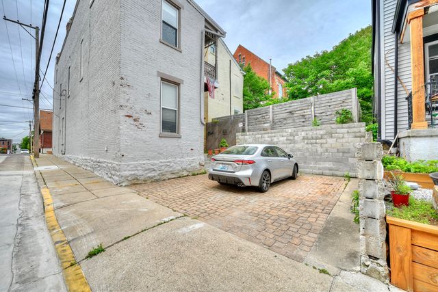 18 W 8th Street, Newport, KY 41071
