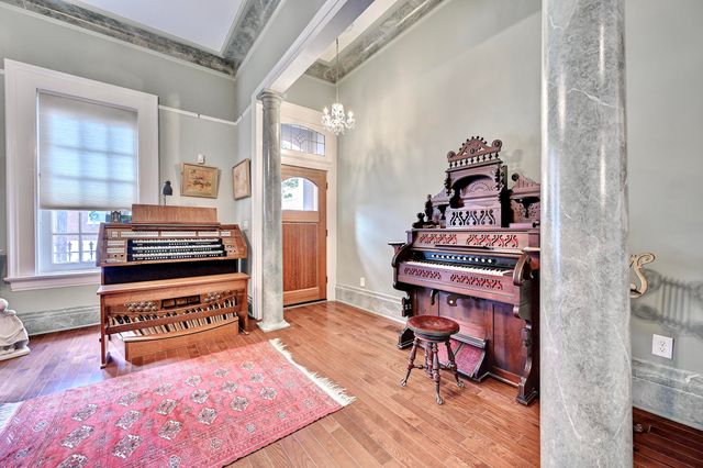 18 W 8th Street, Newport, KY 41071