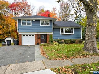 56 Sergent Court, Bergenfield, NJ 07621