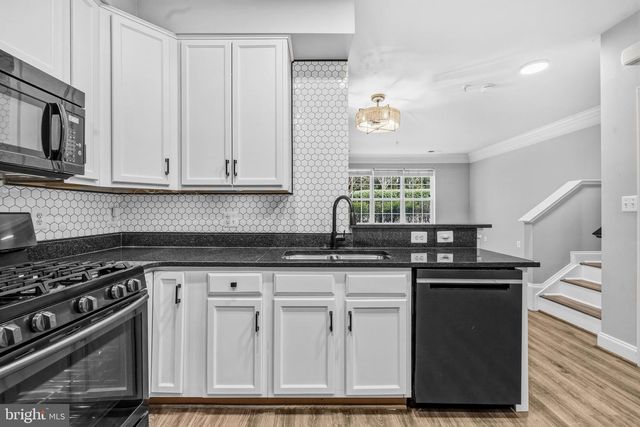 4110 POTOMAC HIGHLANDS CIR, Triangle, VA 22172