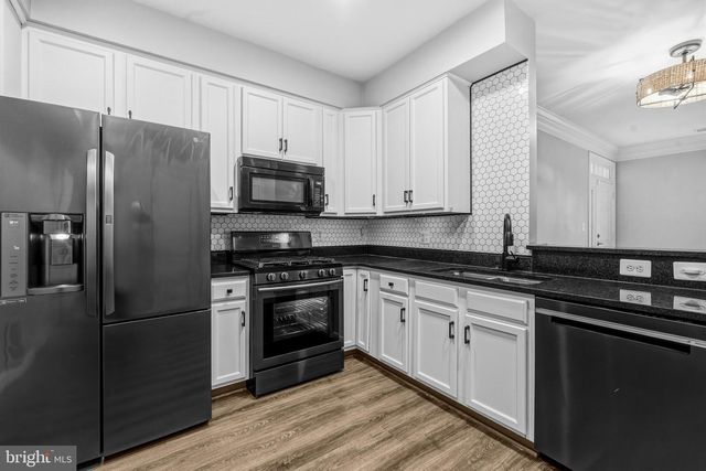 4110 POTOMAC HIGHLANDS CIR, Triangle, VA 22172