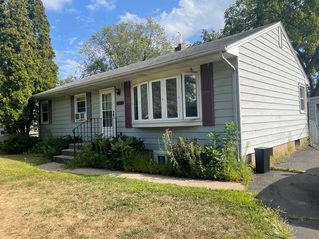 150 Roselawn Avenue E, Maplewood, MN 55117 — exterior