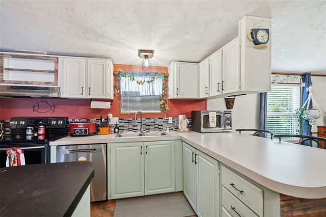 825 N GRIFFITH AVENUE, Crystal River, FL 34429