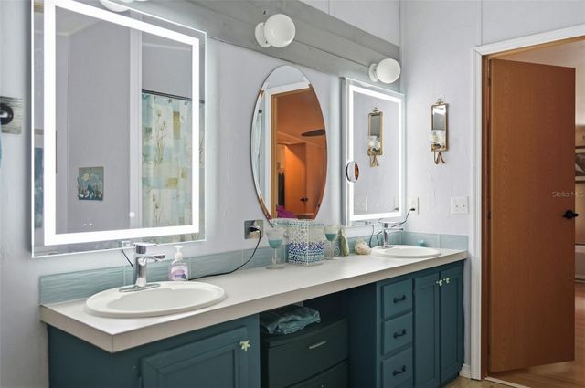 825 N GRIFFITH AVENUE, Crystal River, FL 34429