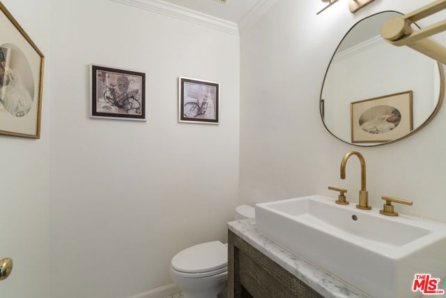 648 Wilcox Avenue, Los Angeles, CA 90004