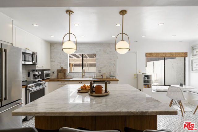 648 Wilcox Avenue, Los Angeles, CA 90004
