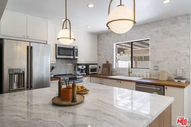 648 Wilcox Avenue, Los Angeles, CA 90004