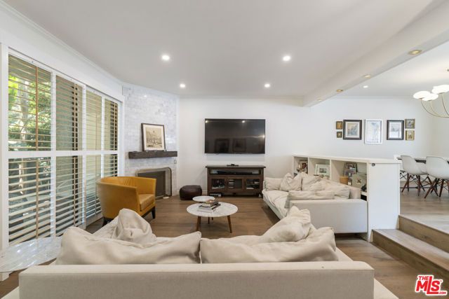 648 Wilcox Avenue, Los Angeles, CA 90004