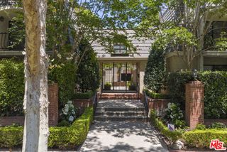 648 Wilcox Avenue, Los Angeles, CA 90004